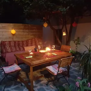  Hébergement de vacances Maison Atypique Au Pied Du Château France